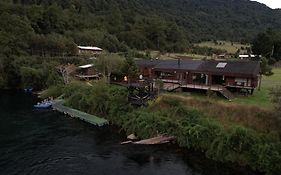 Pucontours River Lodge